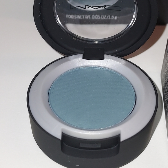 MAC Eye Shadow Powder Kiss Soft Matte *GOOD JEANS* - Picture 5 of 5